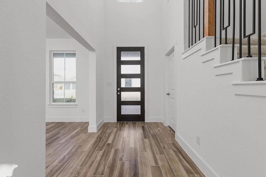 Spacious, unfurnished interior of a new home in Enclave at Cele, Pflugerville (Image 16).