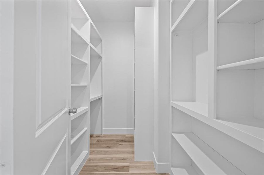 Spacious, unfurnished interior of a new home in , Greenville (Image 18).