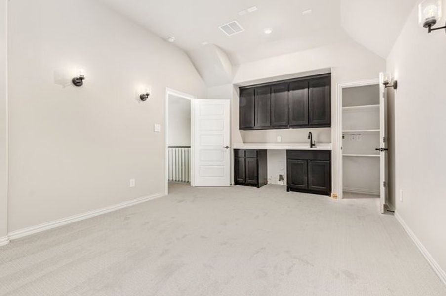 Spacious, unfurnished interior of a new home in Malabar Hill, Prosper (Image 30). Spacious, unfurnished interior of a new home in Malabar Hill, Prosper (Image 30).