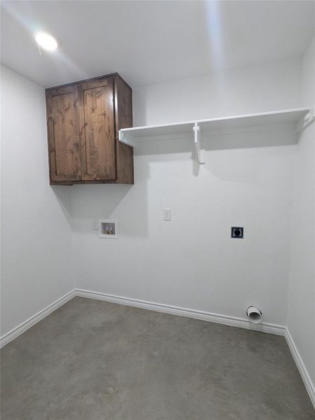 Spacious, unfurnished interior of a new home in , Lampasas (Image 10). Spacious, unfurnished interior of a new home in , Lampasas (Image 10).