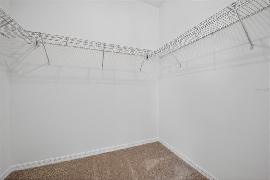 Spacious, unfurnished interior of a new home in Tyson Reserve, St. Cloud (Image 25).