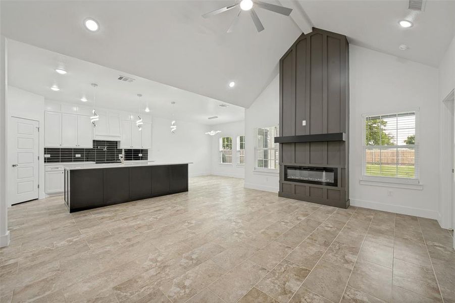 Spacious, unfurnished interior of a new home in , Fort Worth (Image 13).