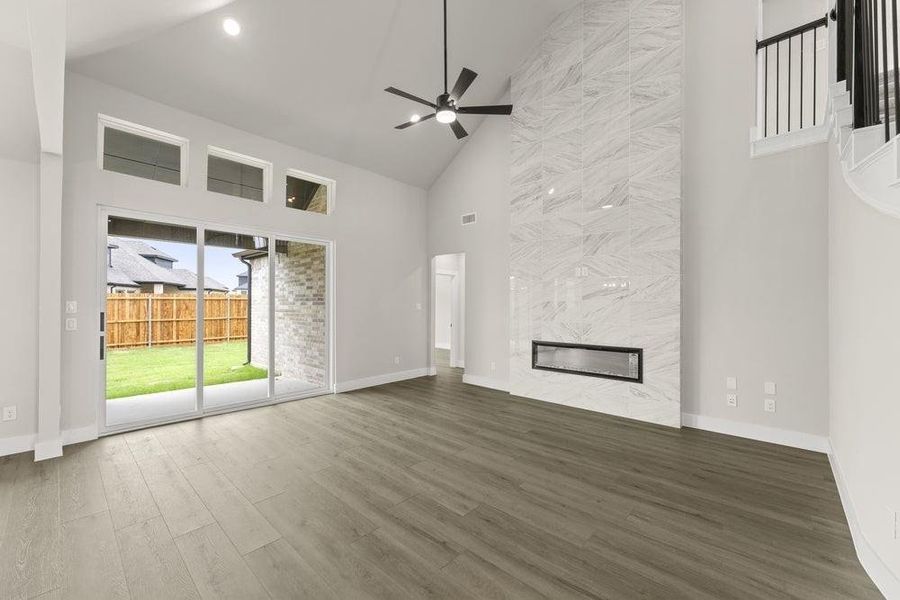 Spacious, unfurnished interior of a new home in Valencia on The Lake, Little Elm (Image 15). Spacious, unfurnished interior of a new home in Valencia on The Lake, Little Elm (Image 15).