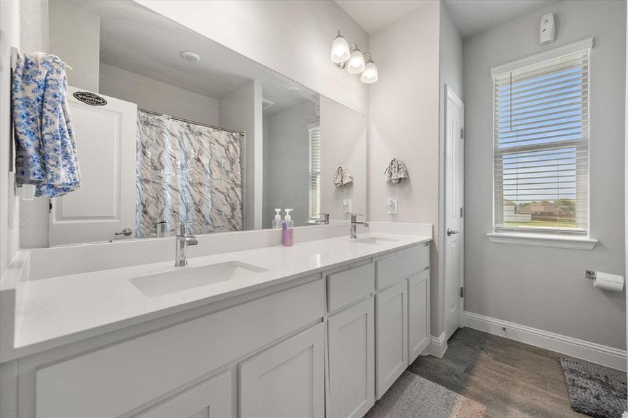 Furnished interior view inside a new home in Dove Creek, Midlothian (Image 18).