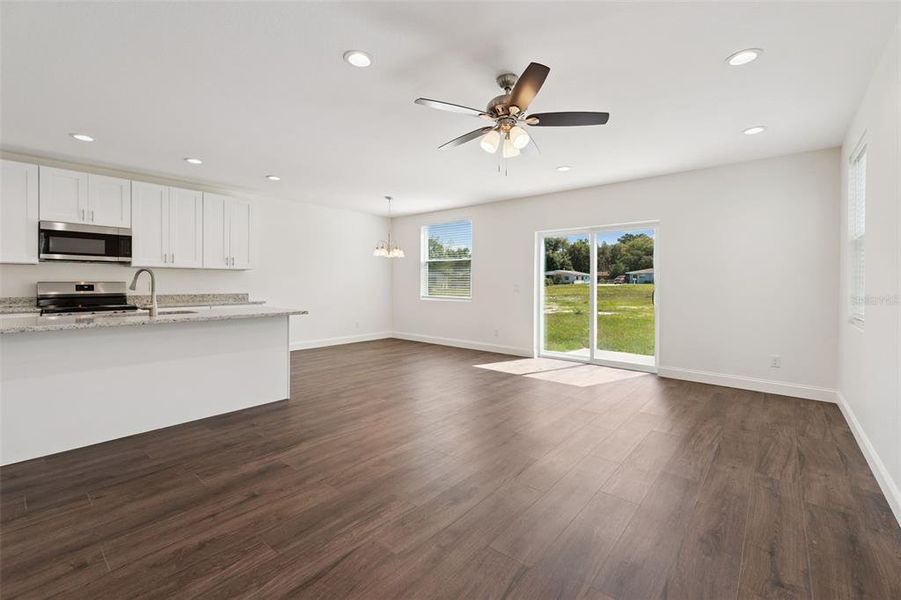 Spacious, unfurnished interior of a new home in , Lakeland (Image 15).