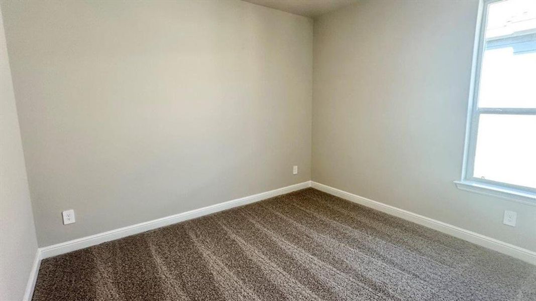 Spacious, unfurnished interior of a new home in Rock Creek Ranch, Fort Worth (Image 16).