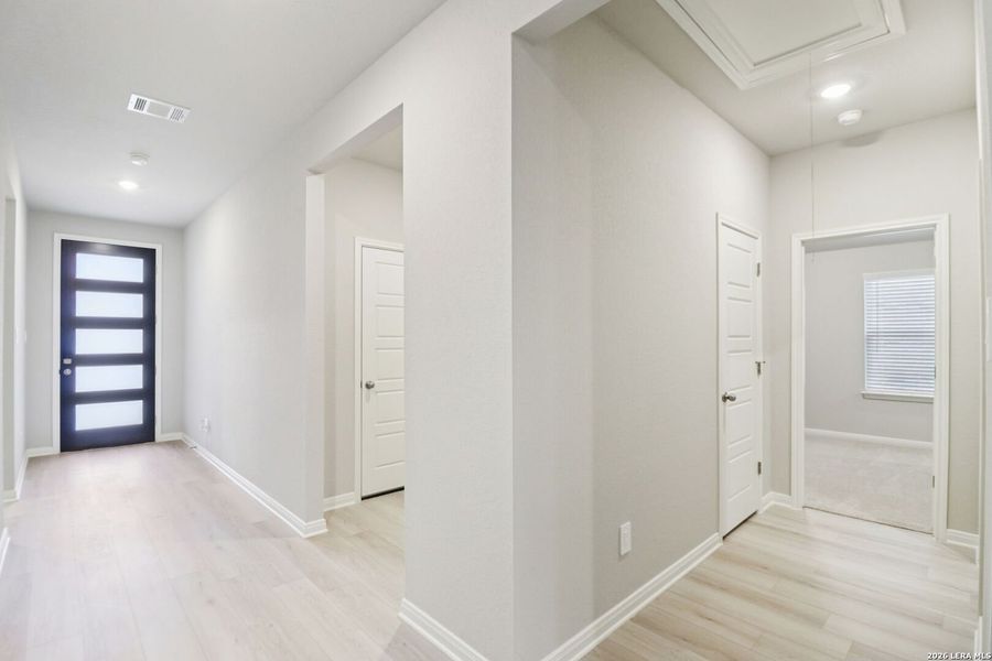 Spacious, unfurnished interior of a new home in Sagebrooke - Classic Series, San Antonio (Image 21).