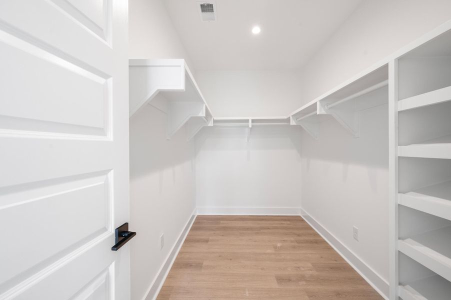Spacious, unfurnished interior of a new home in Ferryboat Landing, Charleston (Image 24). Spacious, unfurnished interior of a new home in Ferryboat Landing, Charleston (Image 24).