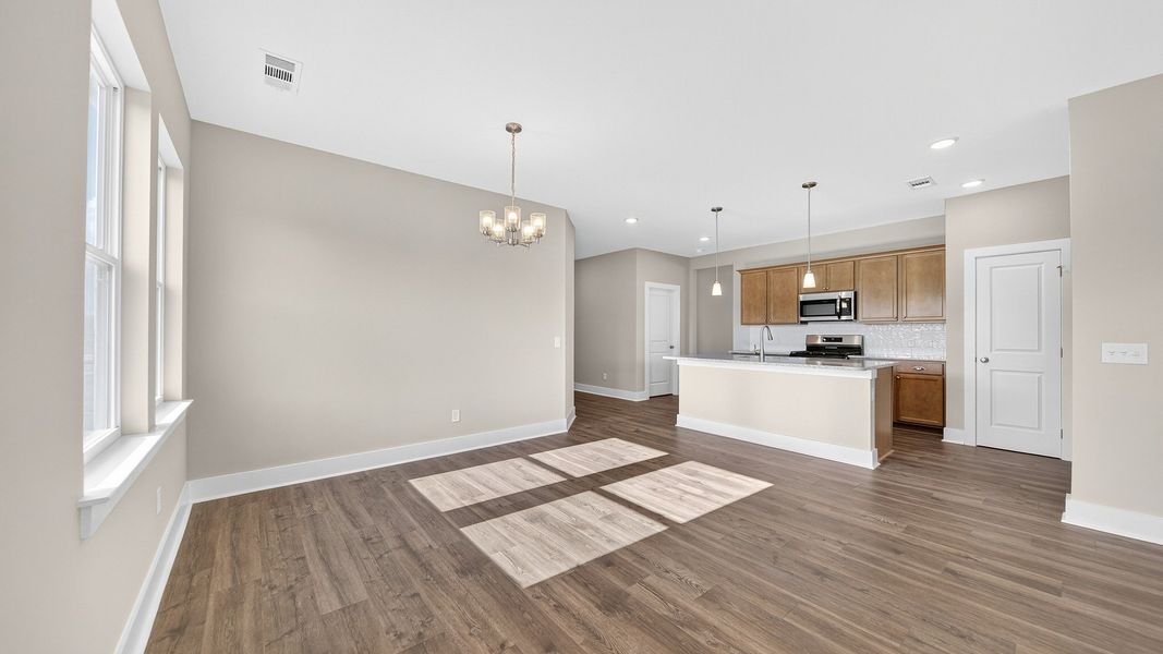 Spacious, unfurnished interior of a new home in McClure Farms, Columbia (Image 20).