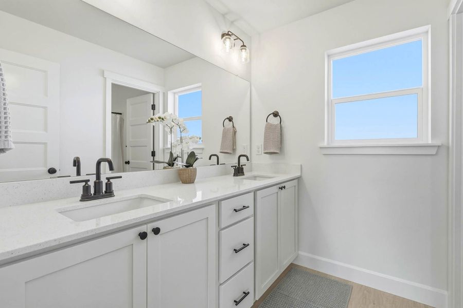 Furnished interior view inside a new home in Upland Meadows, Hermiston (Image 37).