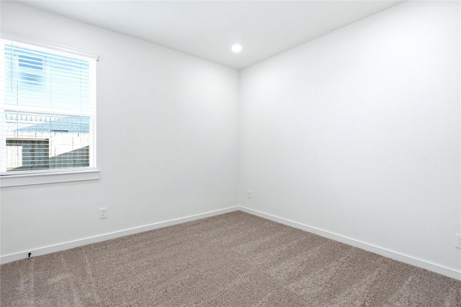 Spacious, unfurnished interior of a new home in Foxtail Palms, Manvel (Image 24).