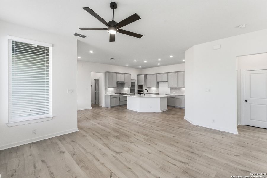 Spacious, unfurnished interior of a new home in The Crossvine – Garden Homes, Schertz (Image 36). Spacious, unfurnished interior of a new home in The Crossvine – Garden Homes, Schertz (Image 36).