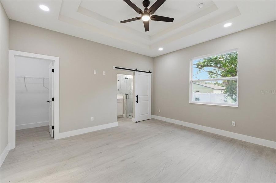 Spacious, unfurnished interior of a new home in , Tampa (Image 20).