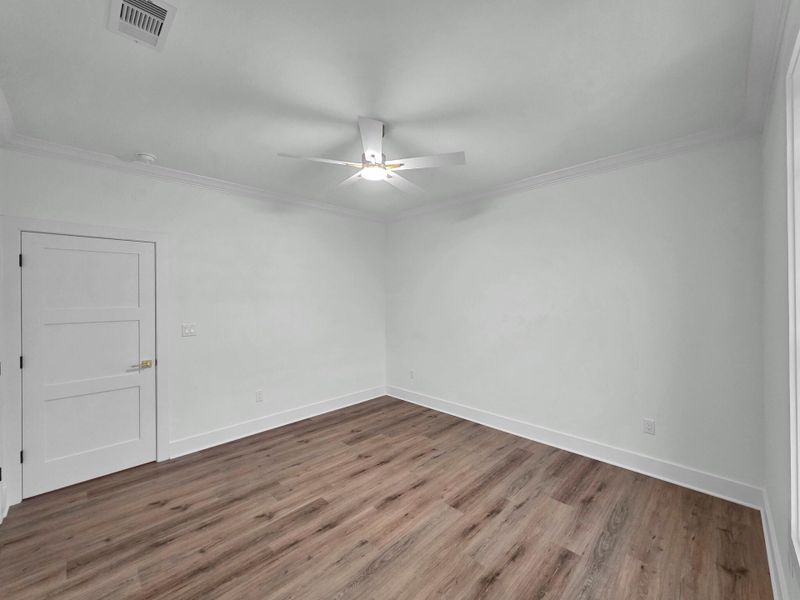 Spacious, unfurnished interior of a new home in , Bolivar Peninsula (Image 24).