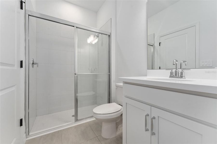 Furnished interior view inside a new home in , Winter Garden (Image 9).