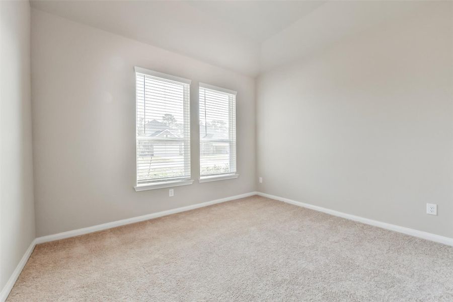 Spacious, unfurnished interior of a new home in King Oaks Village, Baytown (Image 23).
