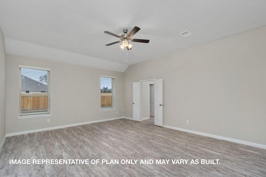 Spacious, unfurnished interior of a new home in River Ranch Estates, Dayton (Image 7).