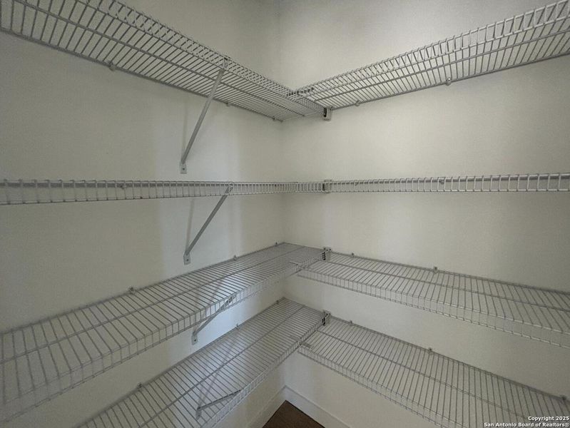 Spacious, unfurnished interior of a new home in , Schertz (Image 16).