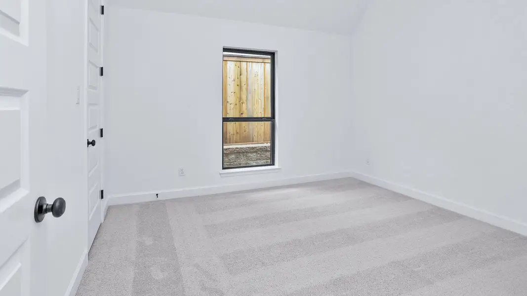Spacious, unfurnished interior of a new home in Kresston, Montgomery (Image 21).