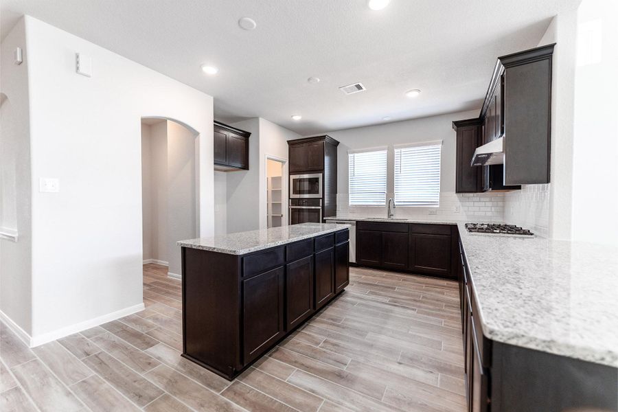 Furnished interior view inside a new home in Canterra Creek, Rosharon (Image 3).
