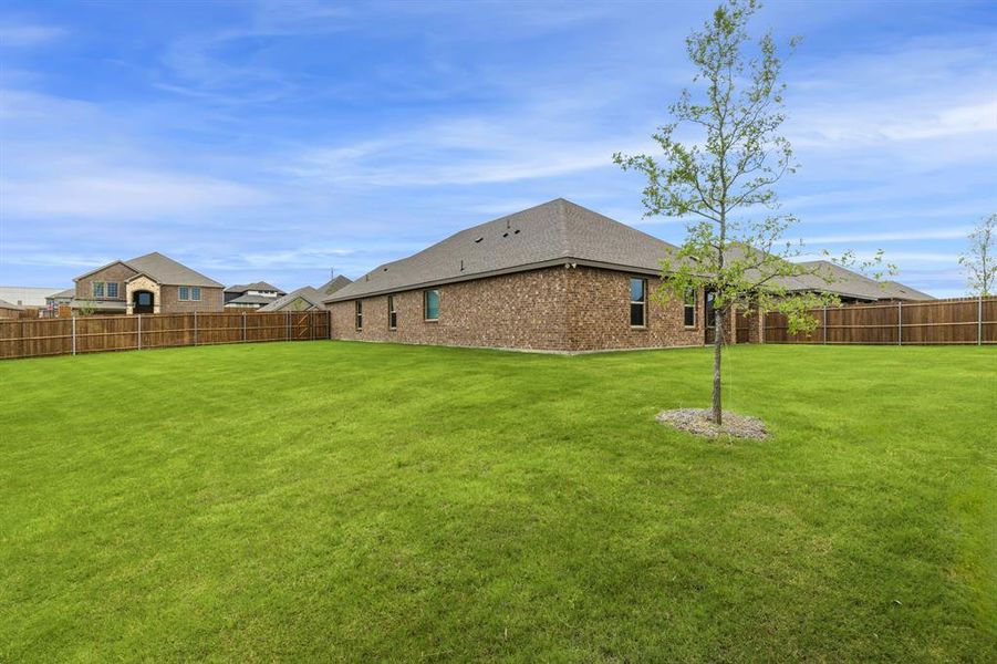 Exterior details and patio area of a home in , Fate (Image 21).
