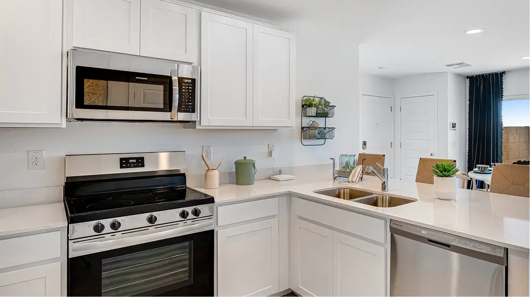 Premier Magma Ranch Vistas EI Stainless Steel Electric Oven Range