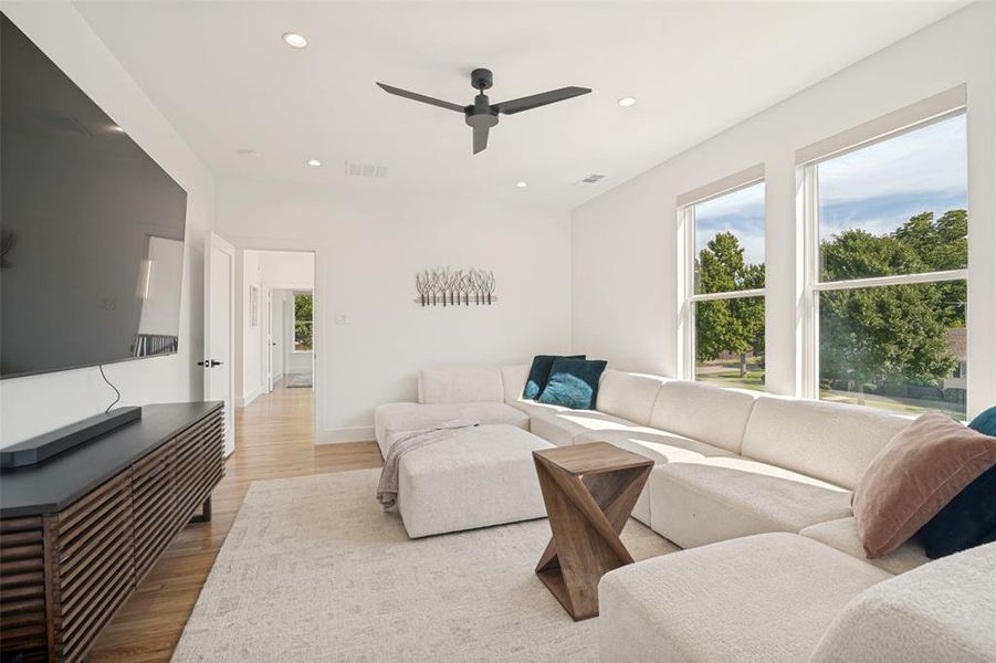 Furnished interior view inside a new home in , Dallas (Image 22).
