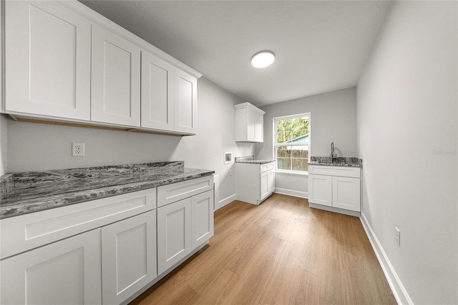 Furnished interior view inside a new home in , Ocala (Image 7).
