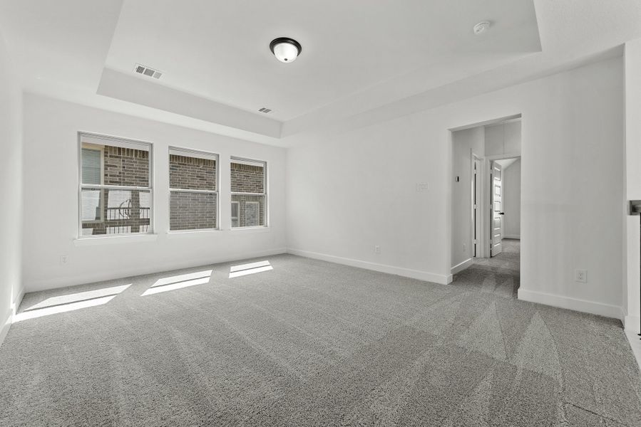 Spacious, unfurnished interior of a new home in Kresston, Montgomery (Image 18).