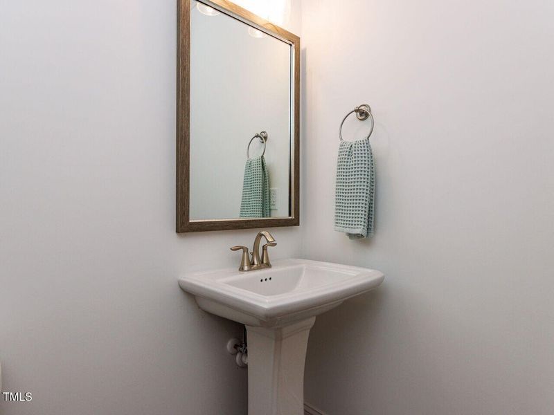 015-1280x960-half-bath