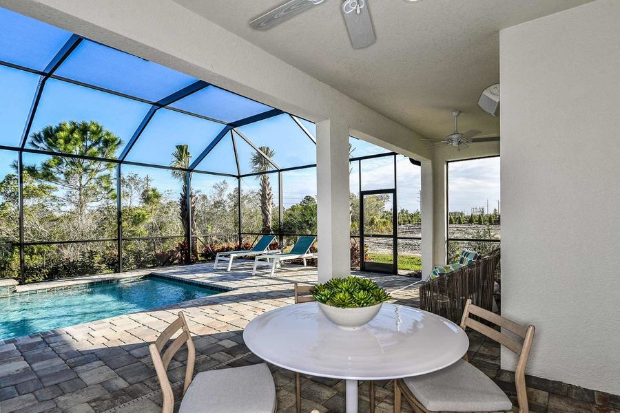 Representative exterior details of a home built from the Meadow Brook by Neal Communities in Vicenza, Venice (Image 3).