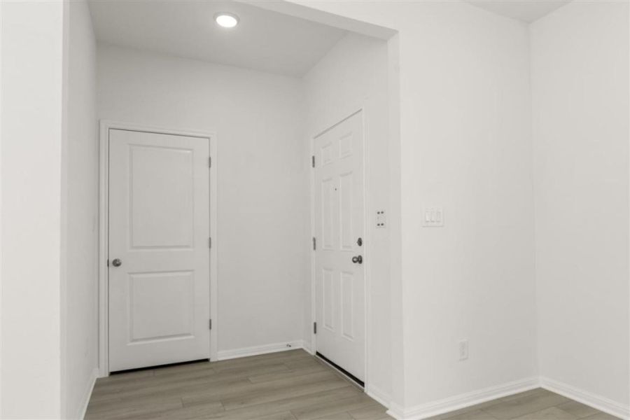 Spacious, unfurnished interior of a new home in Trace, San Marcos (Image 16).