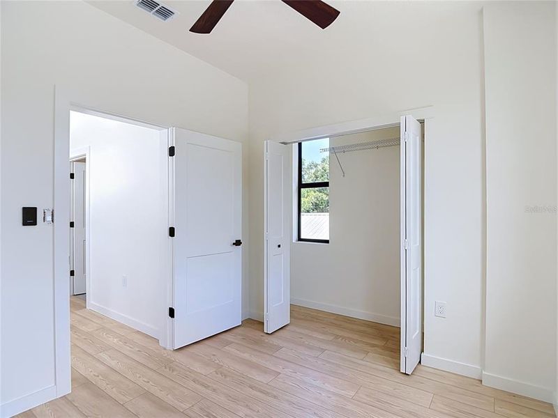 Spacious, unfurnished interior of a new home in , Tampa (Image 22).