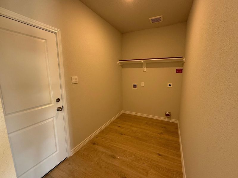Spacious, unfurnished interior of a new home in Southern Pointe, College Station (Image 11).