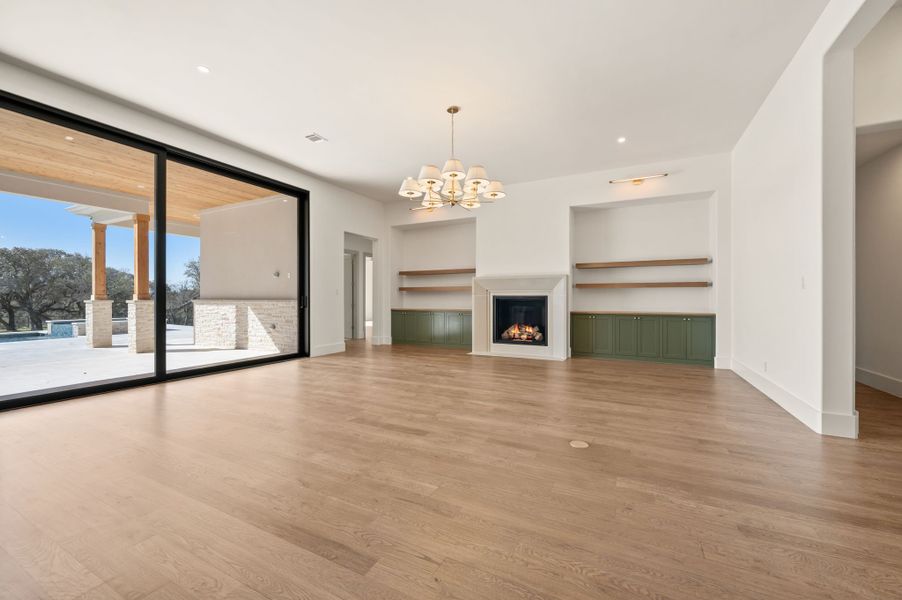 Spacious, unfurnished interior of a new home in Fleming Pointe, Fort Worth (Image 25).