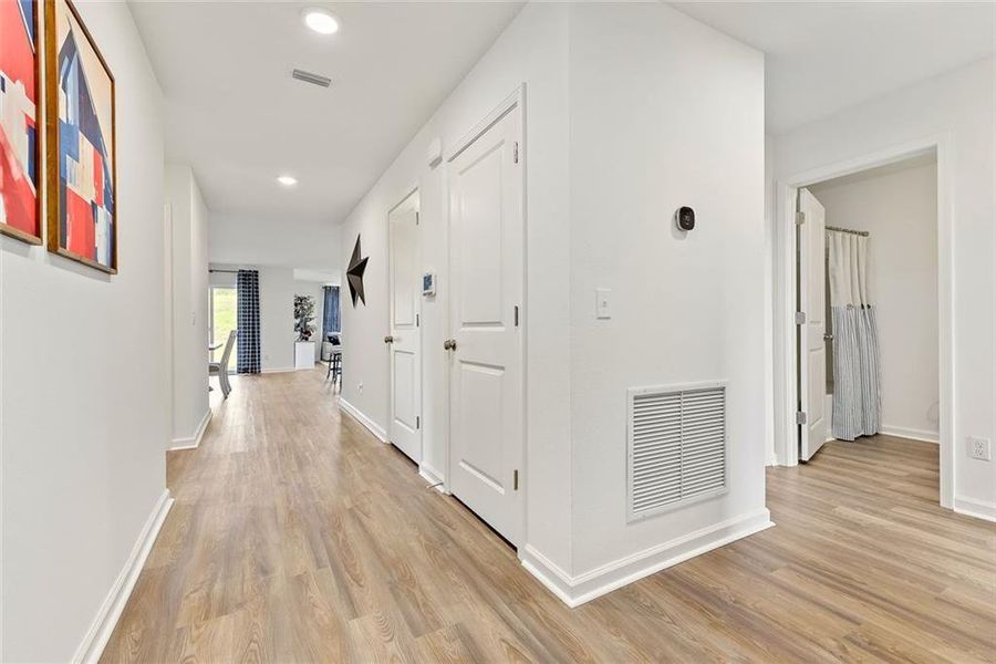 Spacious, unfurnished interior of a new home in Woodlake Landing, Hartwell (Image 19). Spacious, unfurnished interior of a new home in Woodlake Landing, Hartwell (Image 19).