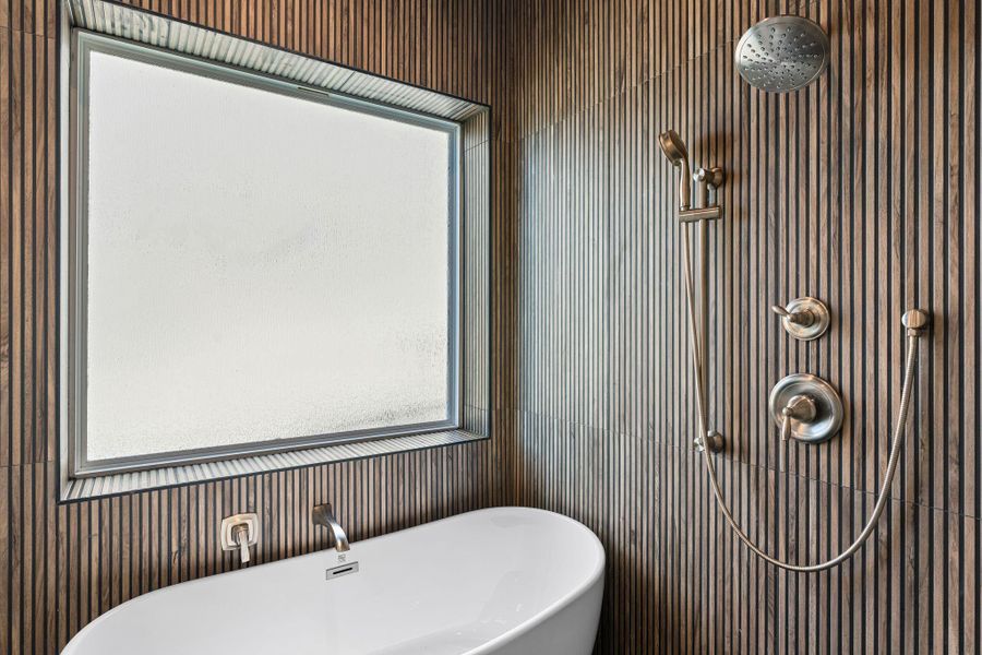 Close-up of interior finishes inside a home in , Kemah (Image 17).