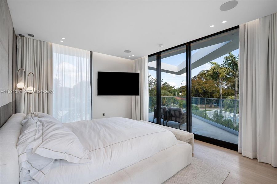 Furnished interior view inside a new home in , Miami Beach (Image 14).