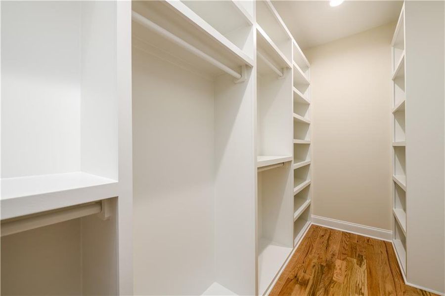 Spacious, unfurnished interior of a new home in , Atlanta (Image 38).