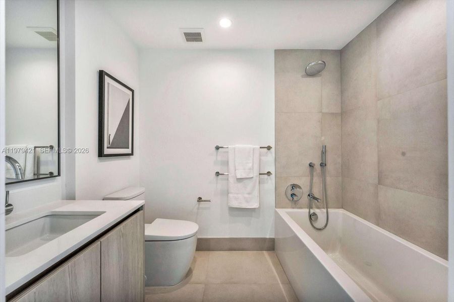 Furnished interior view inside a new home in , Bal Harbour (Image 32).