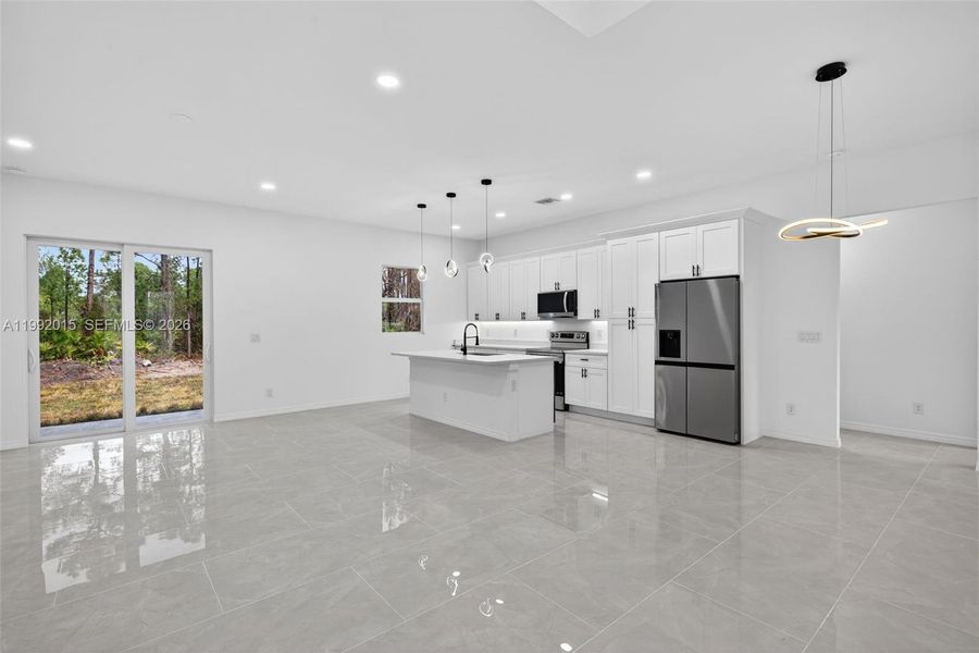 Spacious, unfurnished interior of a new home in , Lehigh Acres (Image 15).