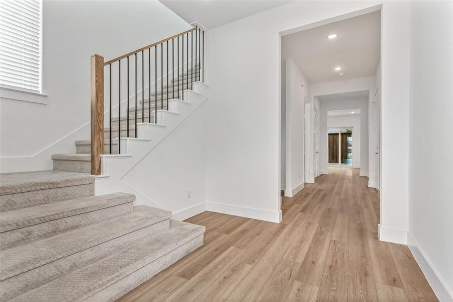 Spacious, unfurnished interior of a new home in , Richardson (Image 26).