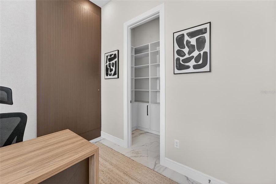 Furnished interior view inside a new home in , Orlando (Image 51).