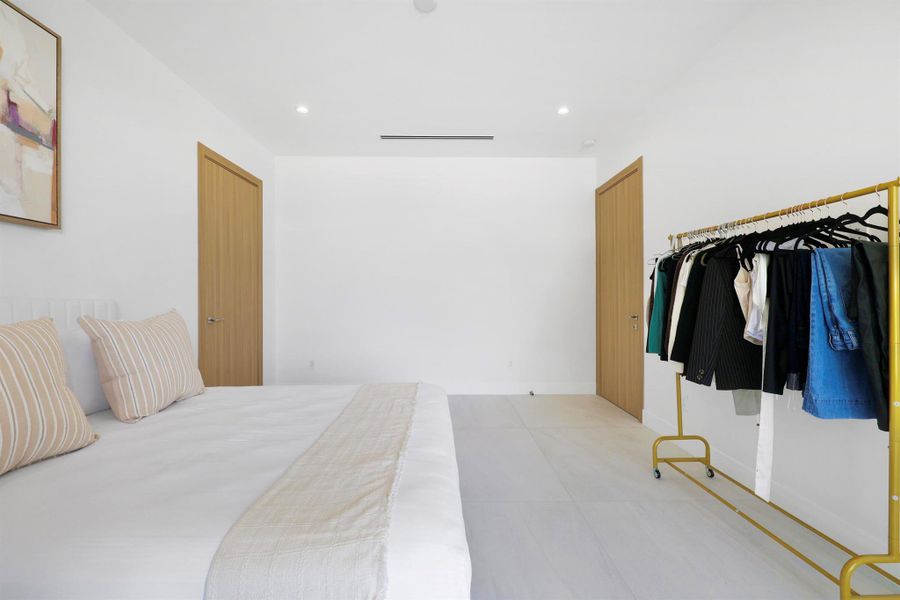 Furnished interior view inside a new home in , Fort Lauderdale (Image 45).