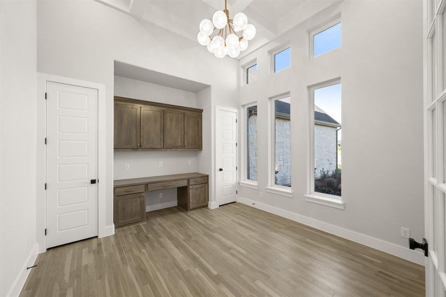 1873 Sutherland Cresent- Study-1 1873 Sutherland Cresent- Study-1