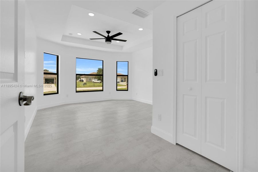 Spacious, unfurnished interior of a new home in , Lehigh Acres (Image 23). Spacious, unfurnished interior of a new home in , Lehigh Acres (Image 23).