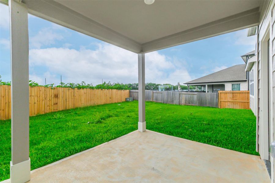 Exterior details and patio area of a home in , Fresno (Image 3).
