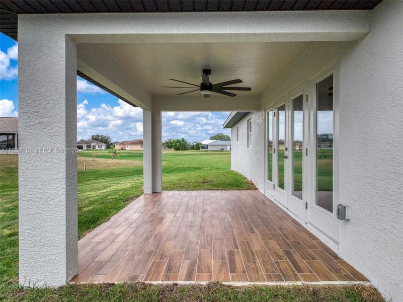 Exterior details and patio area of a home in , Sebring (Image 4).