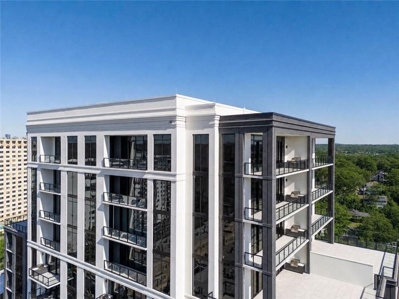 Condo located in Atlanta, GA showcasing its design and architecture (Image 3). Condo located in Atlanta, GA showcasing its design and architecture (Image 3).