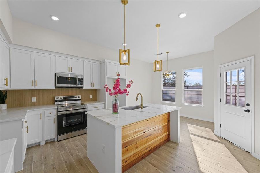 Furnished interior view inside a new home in , Dallas (Image 8).